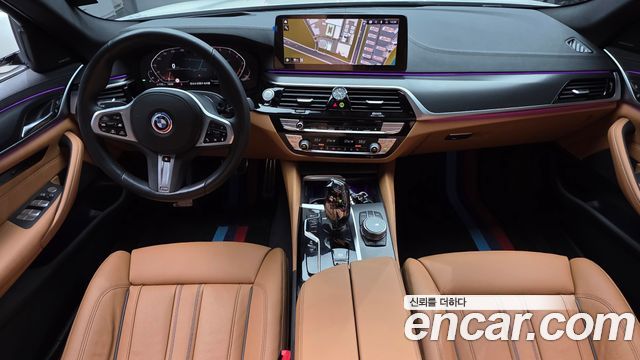BMW 5-Series 2023 — photo 10