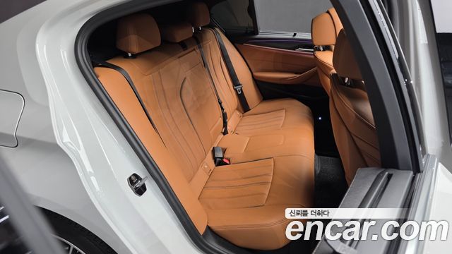 BMW 5-Series 2023 — photo 17