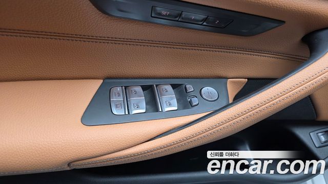 BMW 5-Series 2023 — photo 26