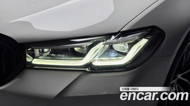 BMW 5-Series 2023 — photo 8