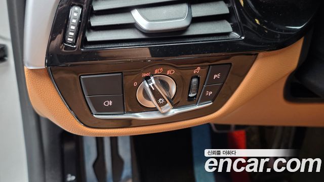BMW 5-Series 2023 — photo 27