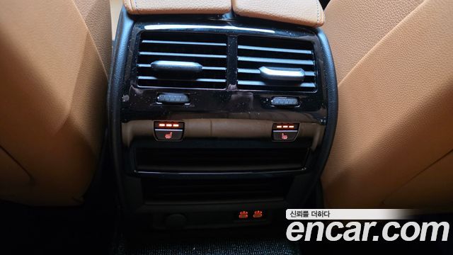 BMW 5-Series 2023 — photo 36