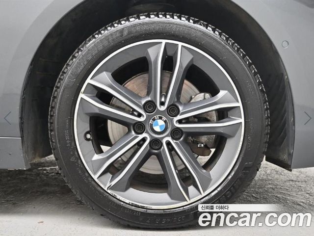 BMW 1-Series 2020 — photo 5