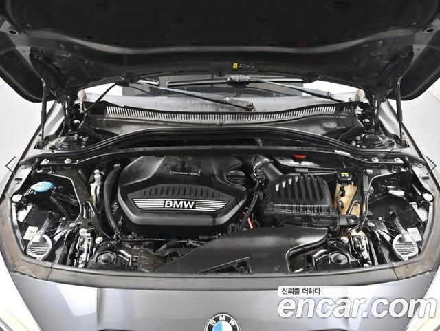 BMW 1-Series 2020 — photo 6