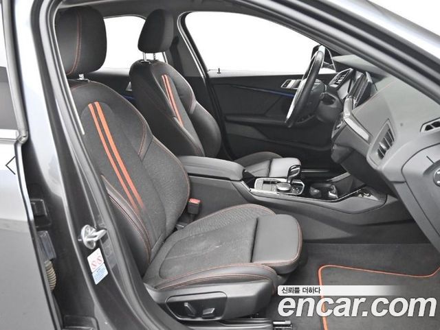 BMW 1-Series 2020 — photo 10