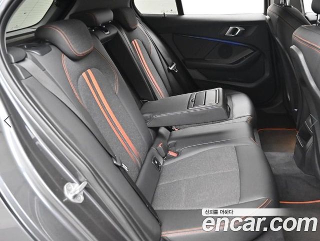 BMW 1-Series 2020 — photo 12