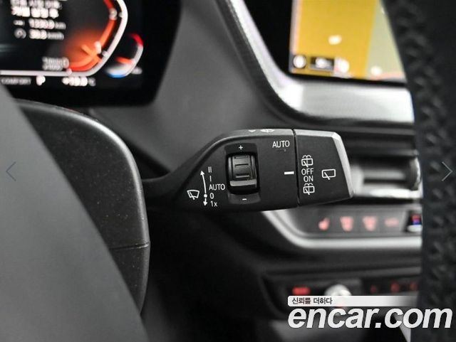 BMW 1-Series 2020 — photo 17