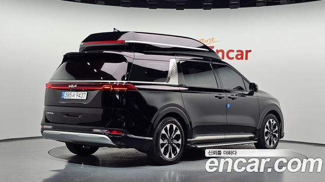Kia Canival 2022 — photo 2