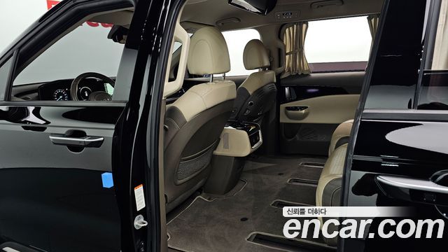 Kia Canival 2022 — photo 16