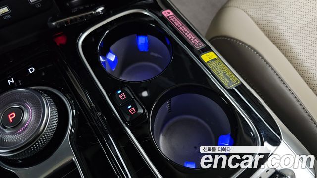 Kia Canival 2022 — photo 36