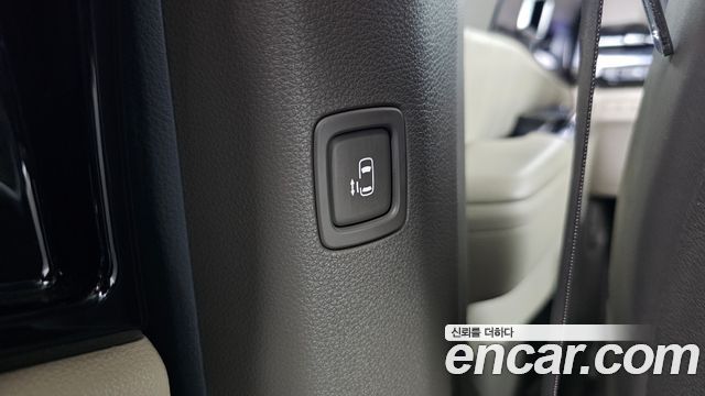 Kia Canival 2022 — photo 38