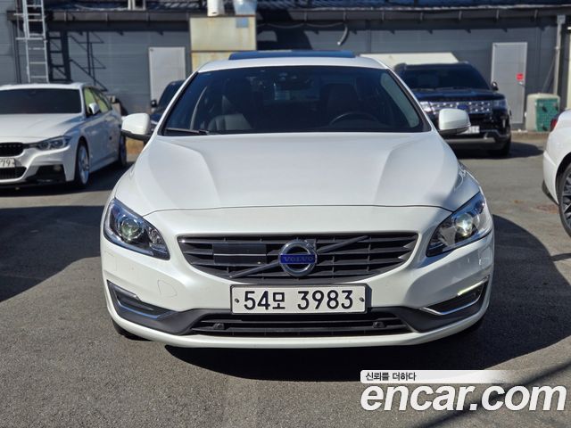 Volvo S60 2017 — photo 1
