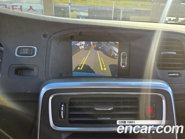 Volvo S60 2017 — photo 10