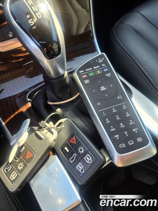 Volvo S60 2017 — photo 12