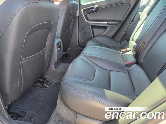 Volvo S60 2017 — photo 15
