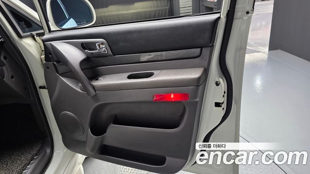 KG Mobility KORANDO 2014 — photo 14
