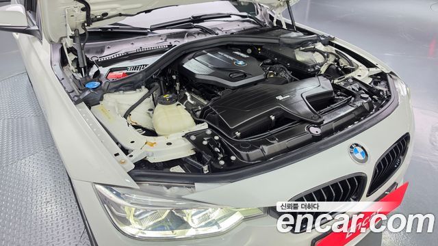 BMW 3-Series 2018 — photo 6