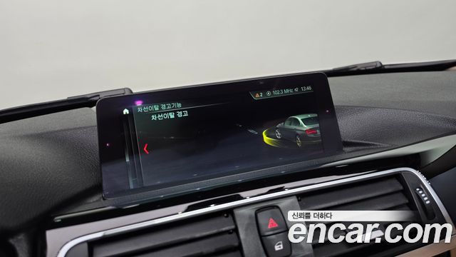 BMW 3-Series 2018 — photo 18