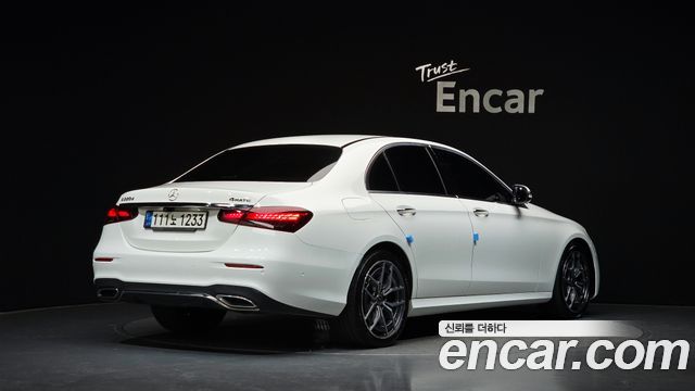 Mercedes-Benz E-Class 2021 — photo 2