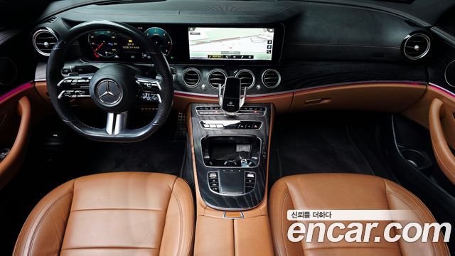 Mercedes-Benz E-Class 2021 — photo 10