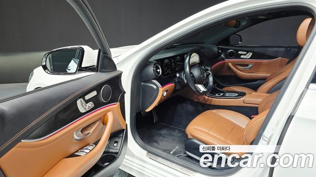 Mercedes-Benz E-Class 2021 — photo 13