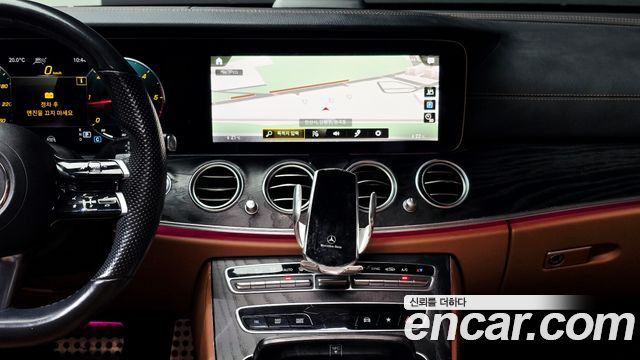Mercedes-Benz E-Class 2021 — photo 19