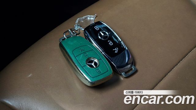 Mercedes-Benz E-Class 2021 — photo 22