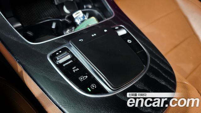 Mercedes-Benz E-Class 2021 — photo 29