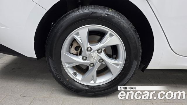 Hyundai AVANTE 2021 — photo 5