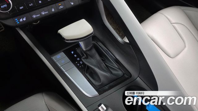 Hyundai AVANTE 2021 — photo 12