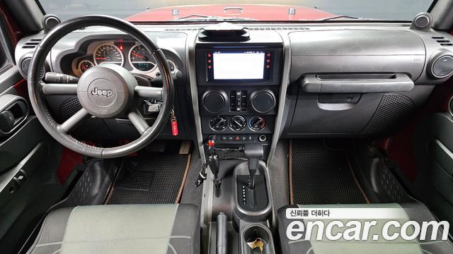 Jeep Wrangler 2010 — photo 7