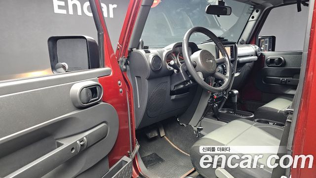 Jeep Wrangler 2010 — photo 10