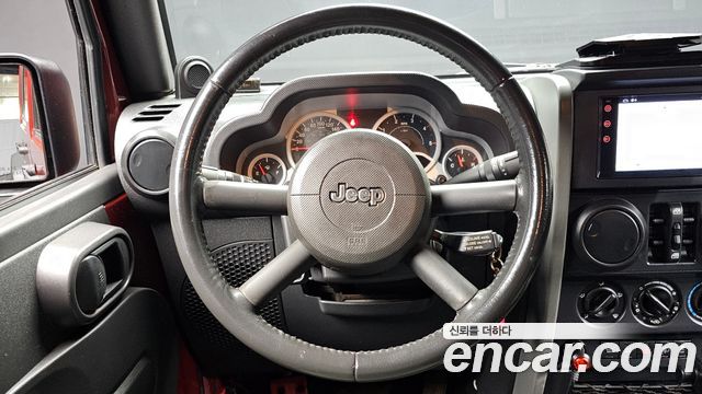 Jeep Wrangler 2010 — photo 13