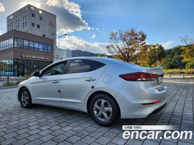 Hyundai AVANTE 2016 — photo 3