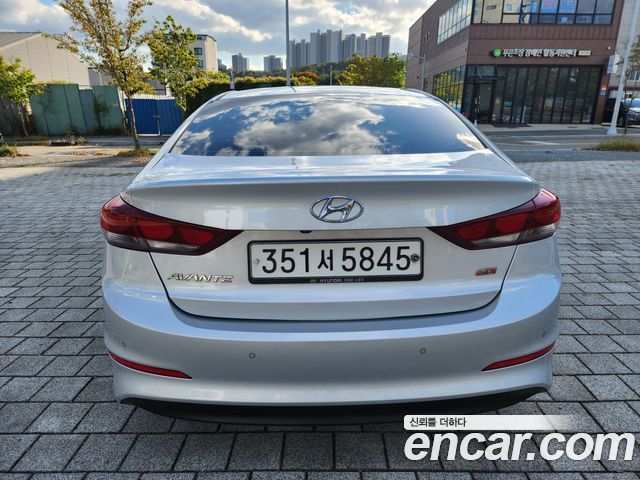 Hyundai AVANTE 2016 — photo 4