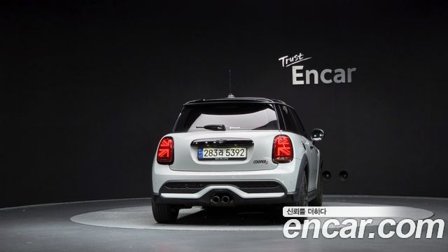 Mini Cooper 2023 — photo 4