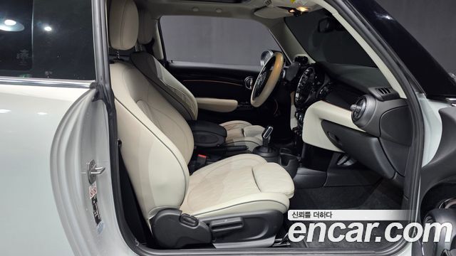 Mini Cooper 2023 — photo 11