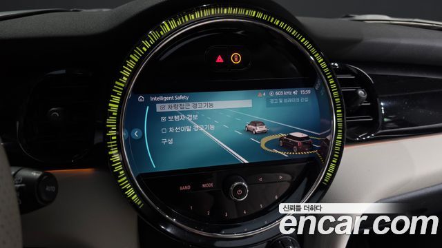 Mini Cooper 2023 — photo 16
