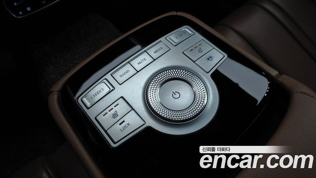 Genesis G80 2021 — photo 30