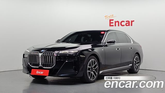 BMW i7 2023 — photo 1