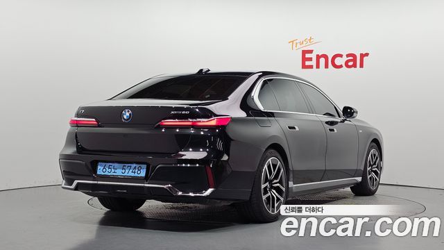BMW i7 2023 — photo 2