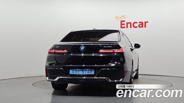 BMW i7 2023 — photo 4