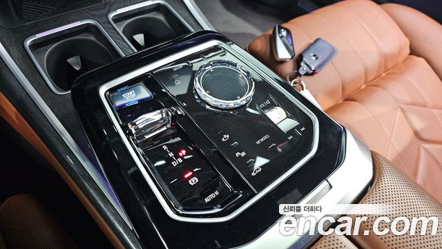 BMW i7 2023 — photo 12