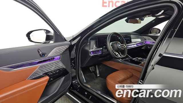 BMW i7 2023 — photo 13