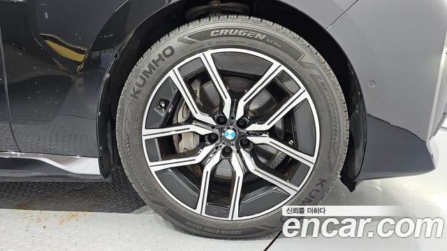 BMW i7 2023 — photo 7