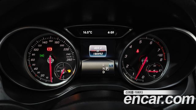 Mercedes-Benz GLA-Class 2018 — photo 8