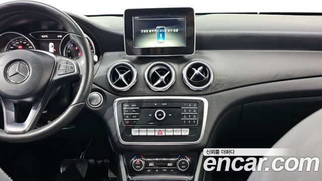 Mercedes-Benz GLA-Class 2018 — photo 14