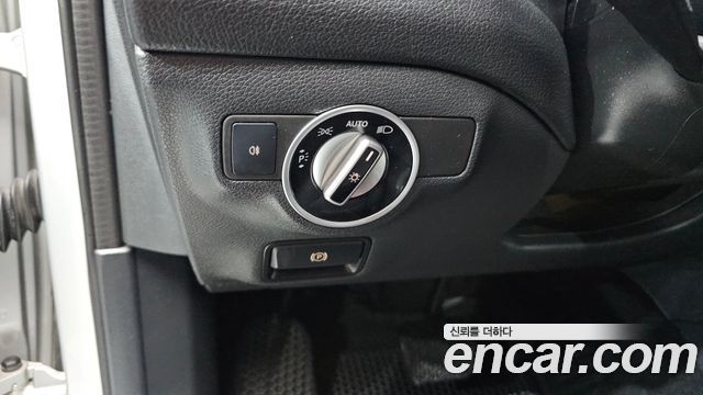 Mercedes-Benz GLA-Class 2018 — photo 18
