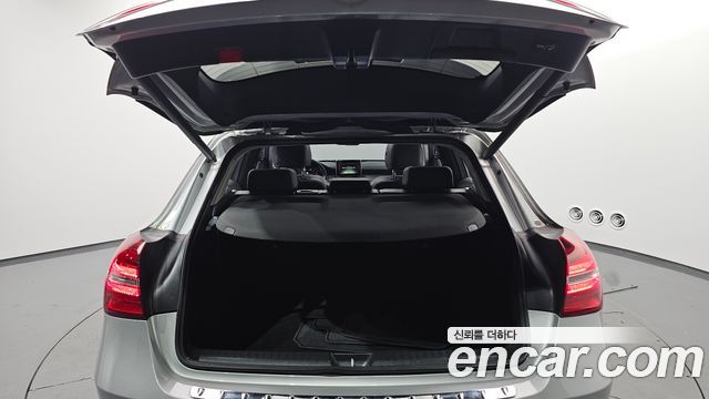 Mercedes-Benz GLA-Class 2018 — photo 20