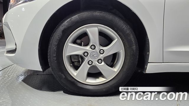 Hyundai AVANTE 2016 — photo 5